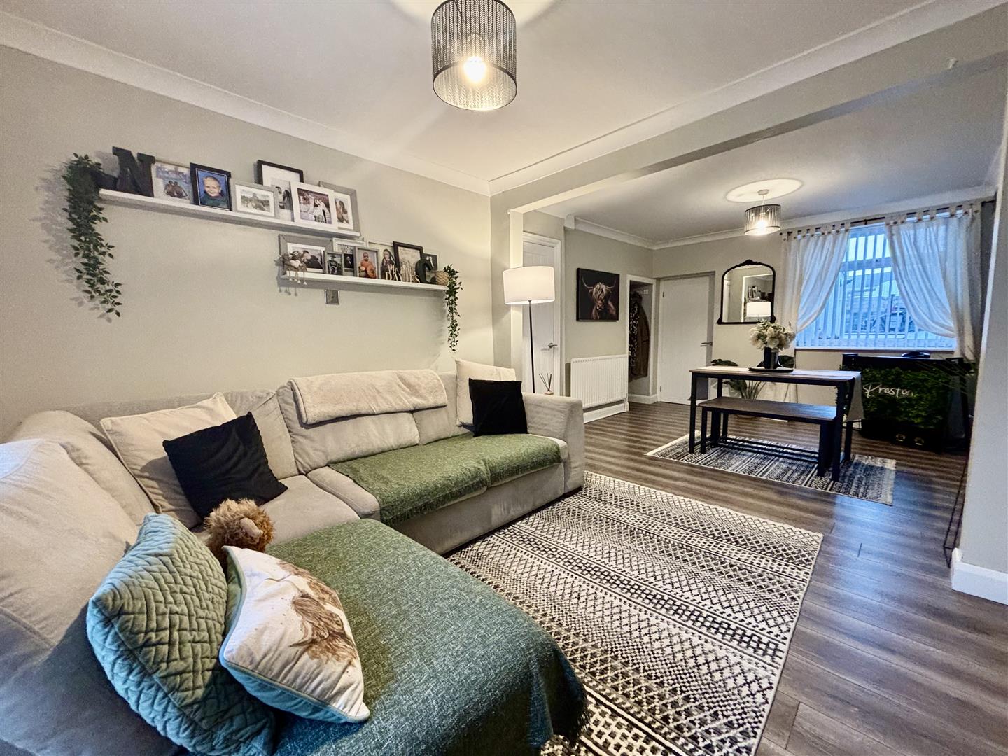 Brynamlwg Road, Fforestfach, Swansea, SA5 8HZ